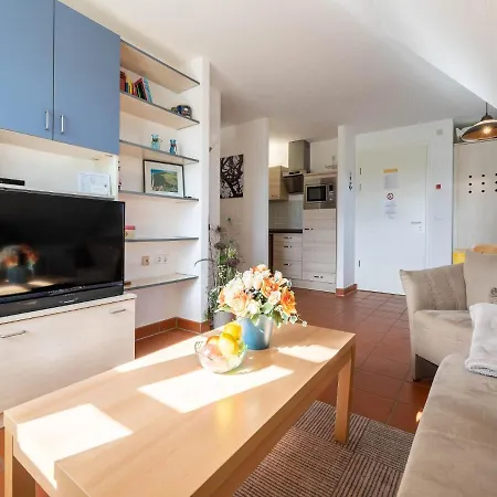 Rugana - Moderne Komfort Mit 1 Schlafzimmer C02 *